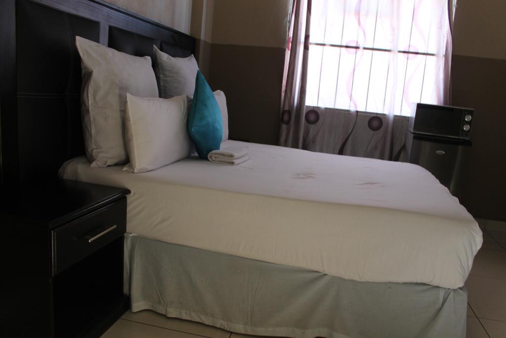 Miraton Guest Lodge Johannesburg Zewnętrze zdjęcie